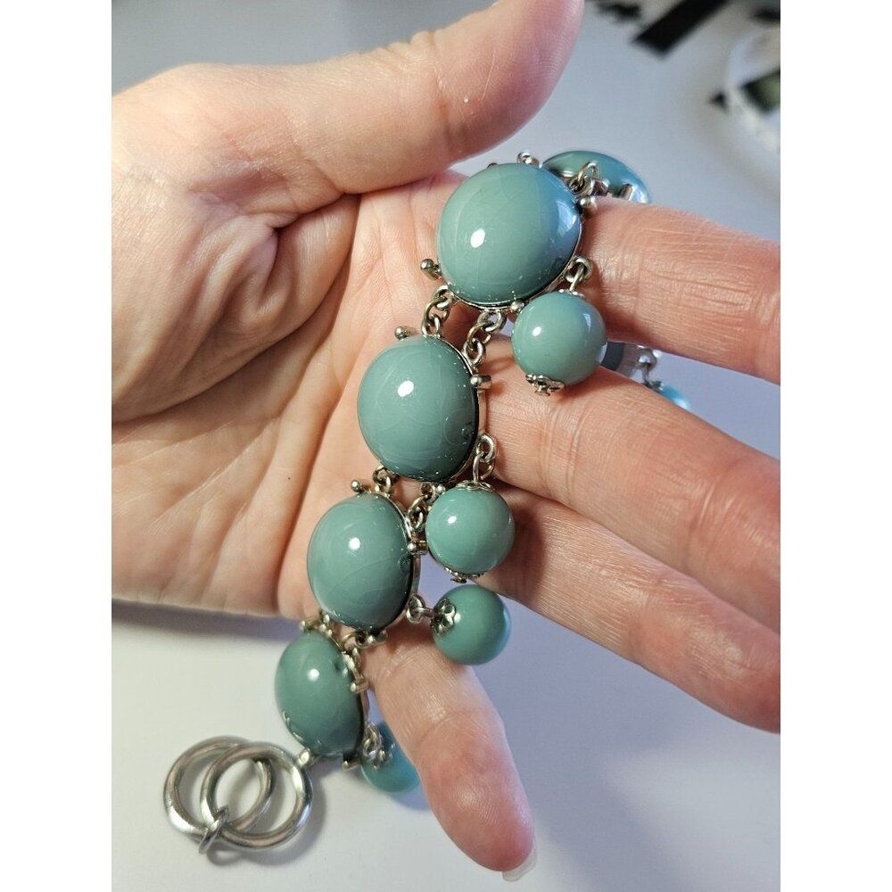 Silver tone blue beaded bracelet 7-8"